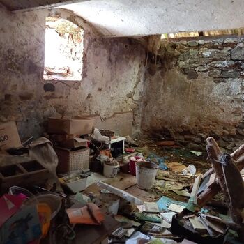 Das Haus, in dem alles hinterlassen wurde Das Haus, in dem alles hinterlassen wurde