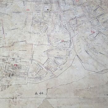 Už se setmělo venku je úplněk.