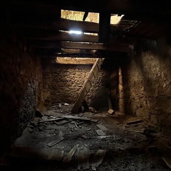 Tvrz přestavěná na zámek