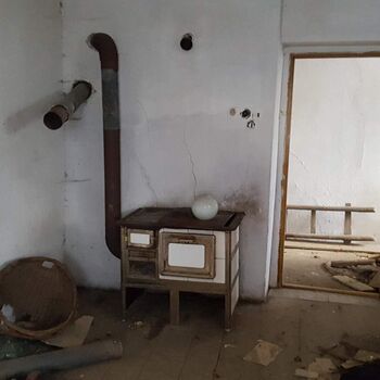 Urbex - House by the road