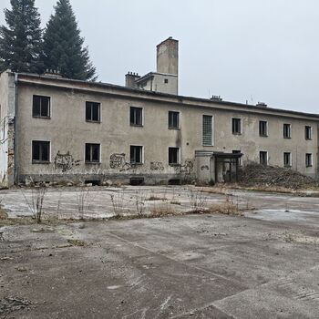 Kdo se tady léčil? Opuštěná psychiatrická léčebna...