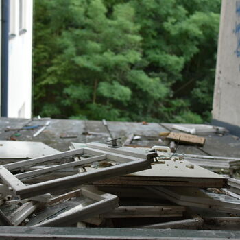 Krankenhaus am Rande der Stadt