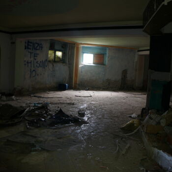 garáž suterénu budova