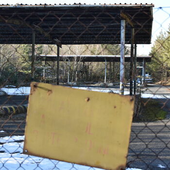fence barrier obstruction fence barrier obstruction