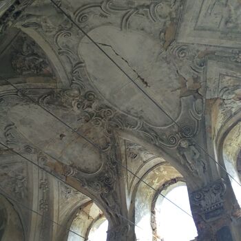 A lock that only gets the lens A lock that only gets the lens