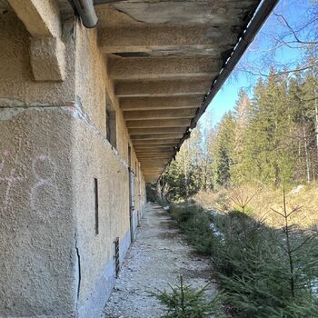 Opuštěný bývalý vojenský prostor 2022