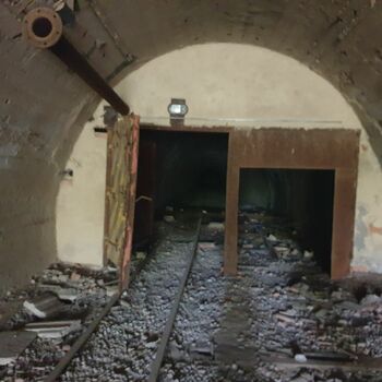 suterénu Architektura staré tunel budova zeď