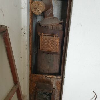 guillotine instrument of execution instrument device old