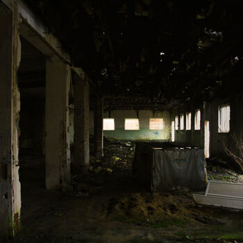 Haly plné tajemství... Opuštěná fabrika