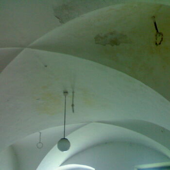 Opuštěný zámek s kaplí na Moravě Opuštěný zámek s kaplí na Moravě