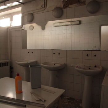 Továrna děrnoštítkových počítačů