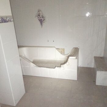 Beautiful, slowly decaying apartment villa.2024 Beautiful, slowly decaying apartment villa.2024