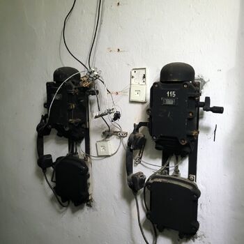 Už se setmělo venku je úplněk.