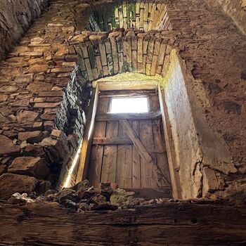 Tvrz přestavěná na zámek