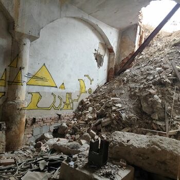 architecture wall old