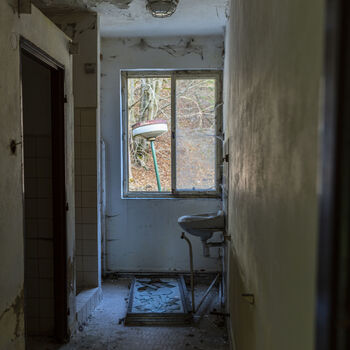 Ich habe gehört, es sei ein Krankenhaus für geistig behinderte Kinder.