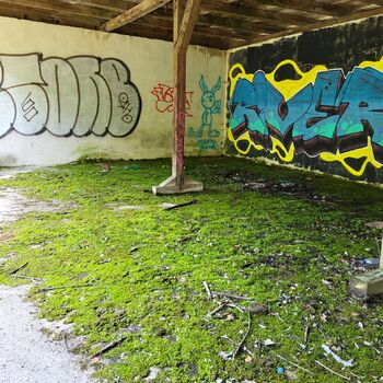 Anti-aircraft missile base