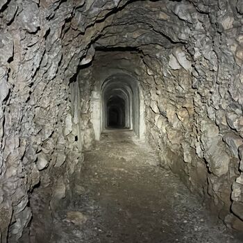 Bunkr pro ponorky Černá hora 2024