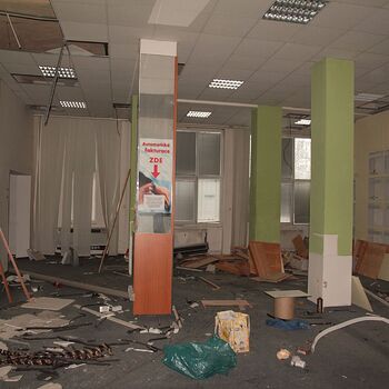 Továrna děrnoštítkových počítačů