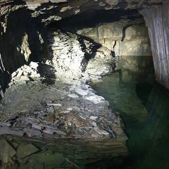 jeskyně Geologický útvar skála kámen voda řeka