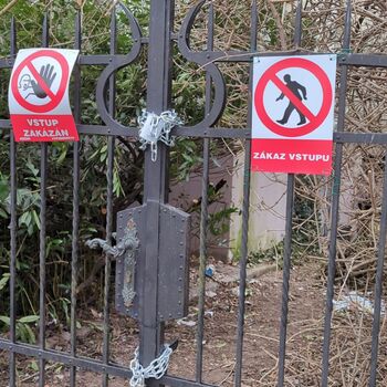 Villa where even the homeless are afraid