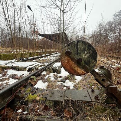 Sedím na kolejích, které nikam nevedou