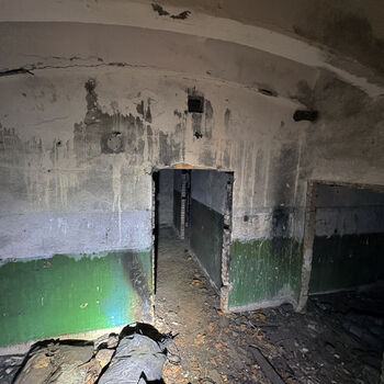 Velitelský bunkr na letišti, starý a nový