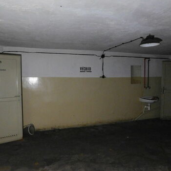 garáž místnost interiér