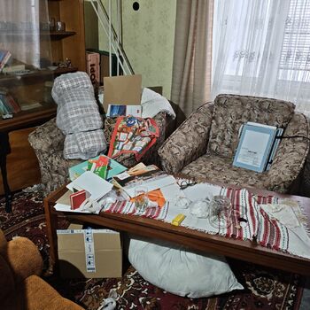 Why did they abandon it? An abandoned, well-preserved farmer's house...