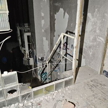 Chátrající léčebna a střet s nečekanými návštěvníky...