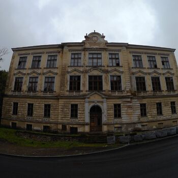 Verlassene Schule 🇨🇿