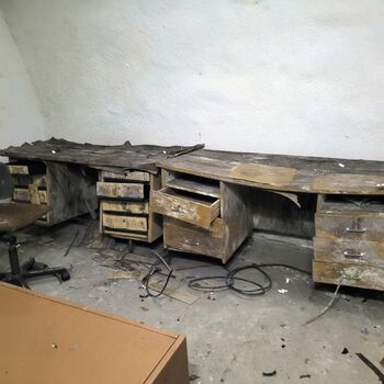 Už se setmělo venku je úplněk.