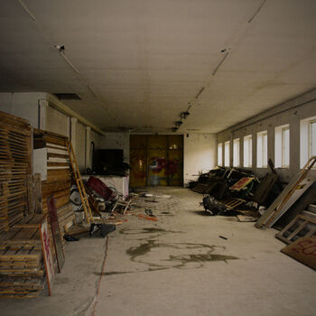 Haly plné tajemství... Opuštěná fabrika