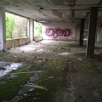 Transmitting station building