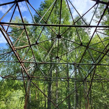 Anti-aircraft missile base