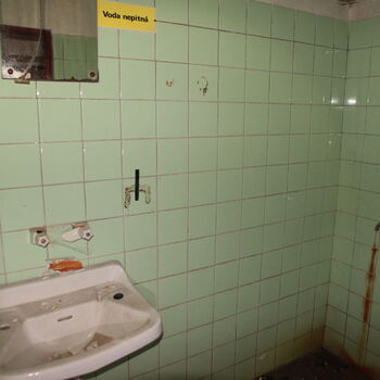 Remote chemical production building Remote chemical production building