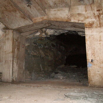 Richard Underground Factory