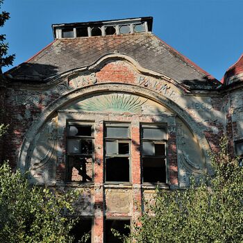 Remembering Elias before the fire