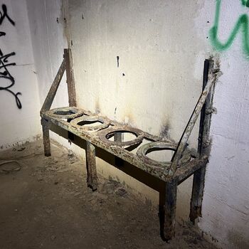 Bunkr pro ponorky Černá hora 2024