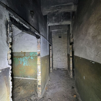 Velitelský bunkr na letišti, starý a nový