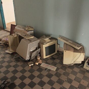 Škoda-Gebäude Nr. 16 mit Überdachung