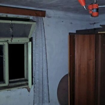 EINE VERLASSENE HÜTTE MITTEN IM NIRGENDWO EINE VERLASSENE HÜTTE MITTEN IM NIRGENDWO