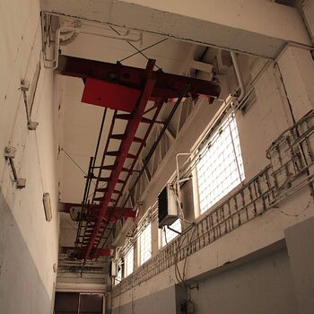 Továrna děrnoštítkových počítačů