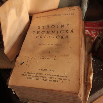 Pískové hospodářství, aneb příliš dlouhá swingers párty