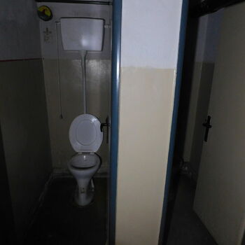 Toaleta místnost koupelna interiér