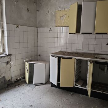 Kdo se tady léčil? Opuštěná psychiatrická léčebna...