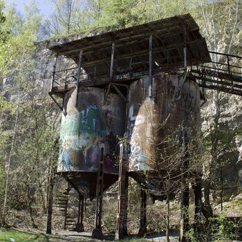 Filmkulissen im Steinbruch