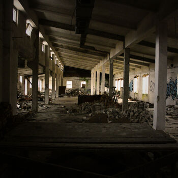 Haly plné tajemství... Opuštěná fabrika