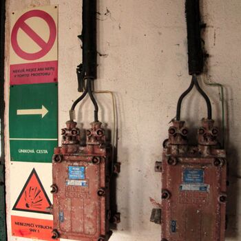 Remote chemical production building Remote chemical production building