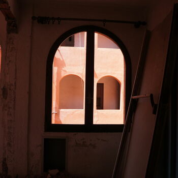 Architektura okno budova staré